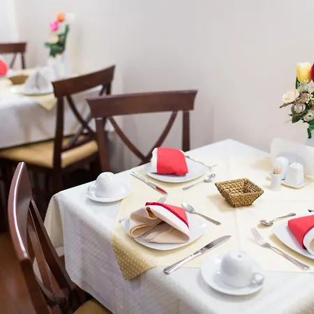 Vila Paris Boutique Hotel-3