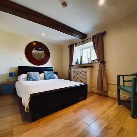The Old Lodge-2