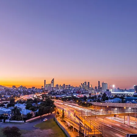 Oaks Brisbane Woolloongabba Suites-3