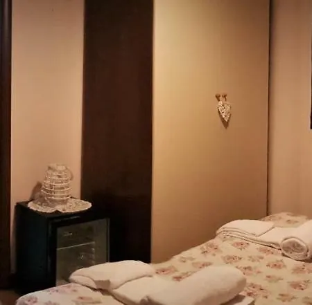 Glamour Bed & Breakfast-2