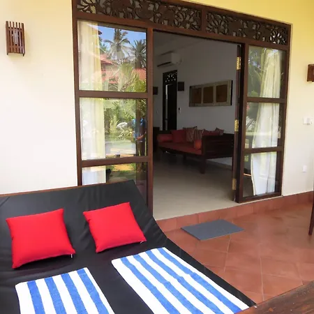 Lanka Beach Bungalows-3