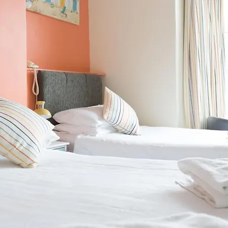 Min Y Mor Hotel-3