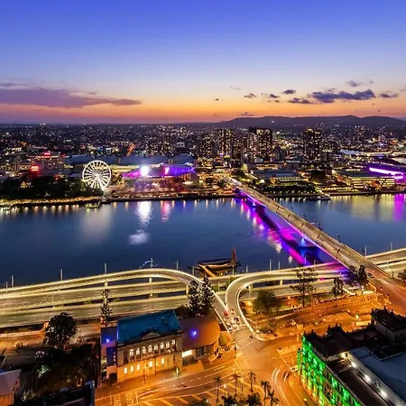 Oaks Brisbane Casino Tower Suites-2