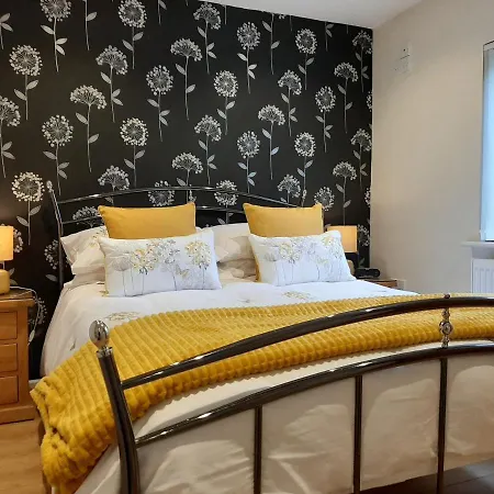 Oak Lodge B&B-3