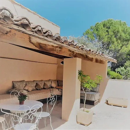Maison D'Hotes 1800-3