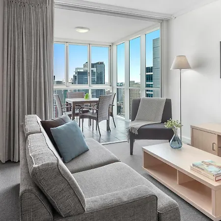 Oaks Brisbane Festival Suites-3