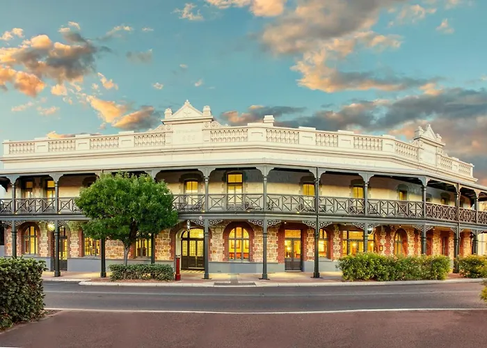 Farmers Home Hotel