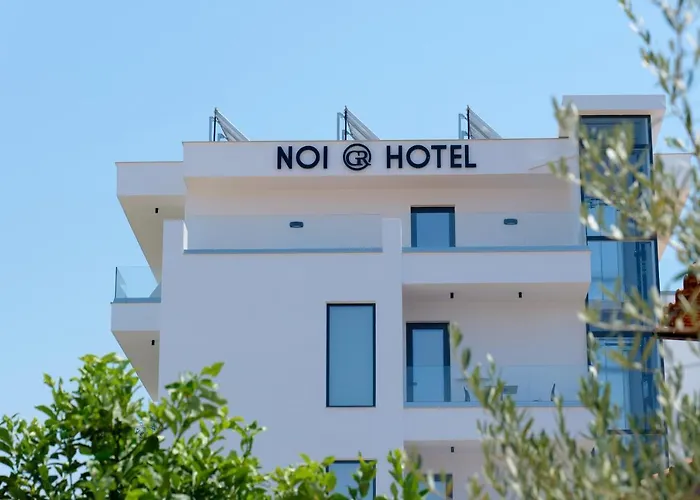 Noi Hotel