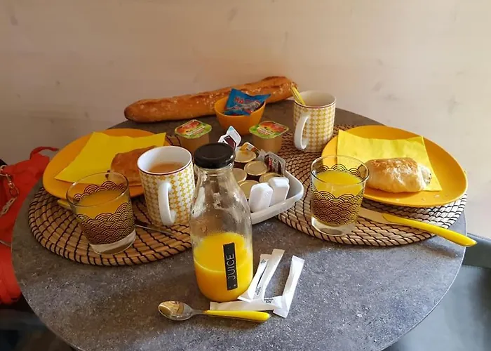 Les nuits insolites de la mothe - hébergement en bulle - tiny house avec spa privatif ou croisière fluviale