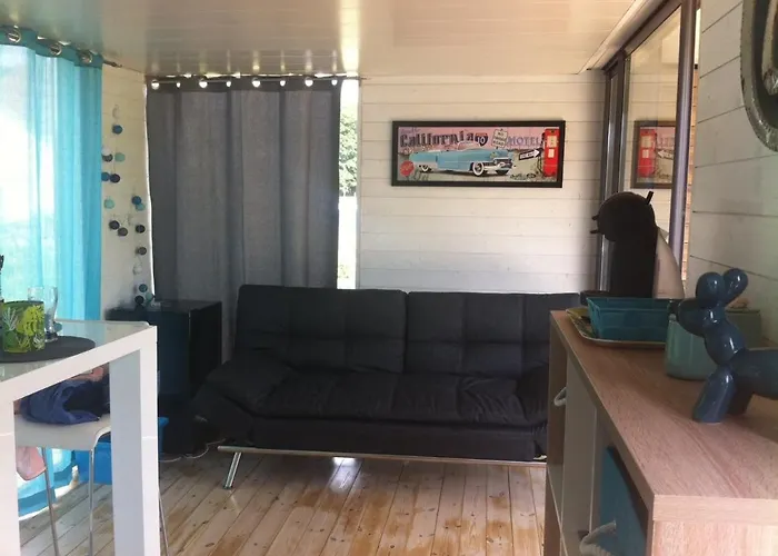 Les nuits insolites de la mothe - hébergement en bulle - tiny house avec spa privatif ou croisière fluviale
