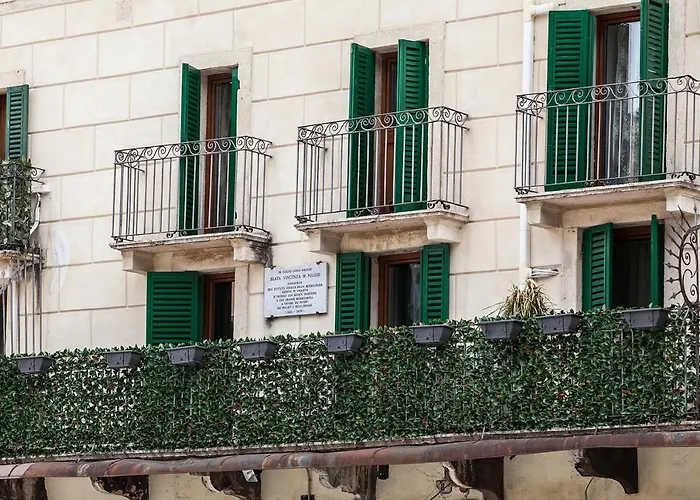 Aurelia Luxury - Piazza delle Erbe