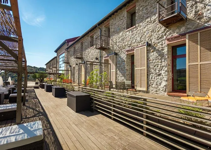 Domaine Riberach - Restaurant étoilé - Spa - Piscine naturelle - Vignoble bio