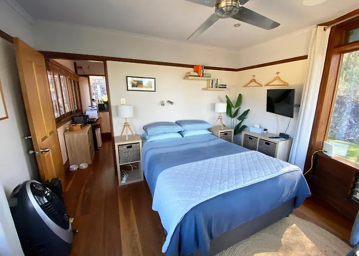 The Pool House - Crescent Head - Stunning Ocean Views, Pet Friendly Hotel