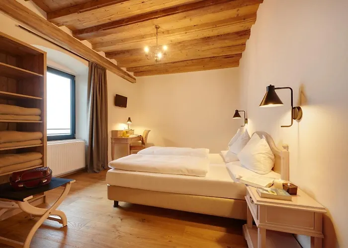 Historic Guesthouse Bircher B&B Apartments Near Sterzing