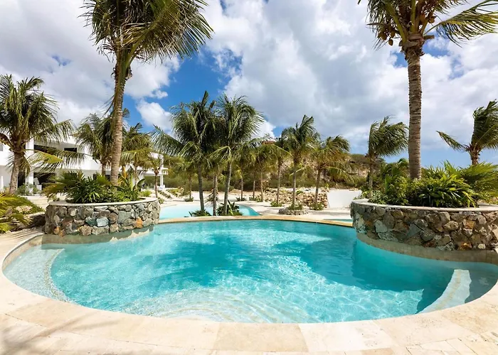 The Reef - Blue Bay Golf & Beach Resort