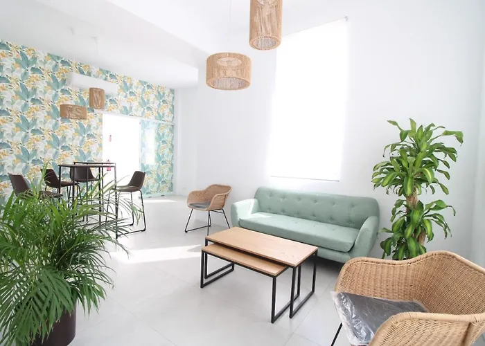 Hostal Tropical