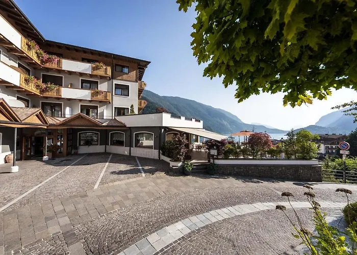 Ariston Lake View Hotel