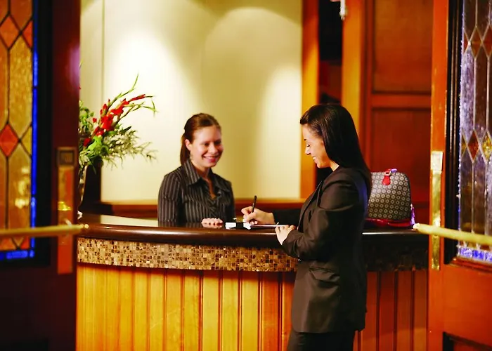Hotel Bruce County Mount Waverley