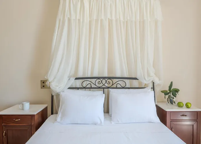 Epavlis Hotel & Spa Kamári