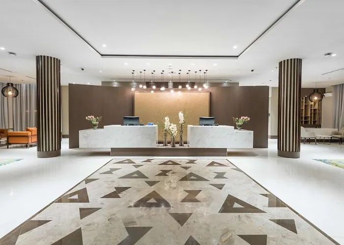 Radisson Blu , Corniche