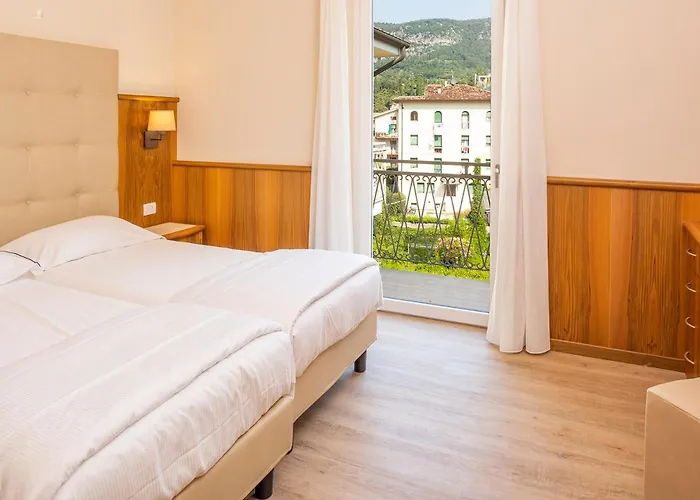 Hotel Centrale Garda 