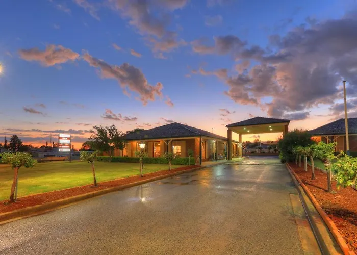 Bushman'S Motor Inn