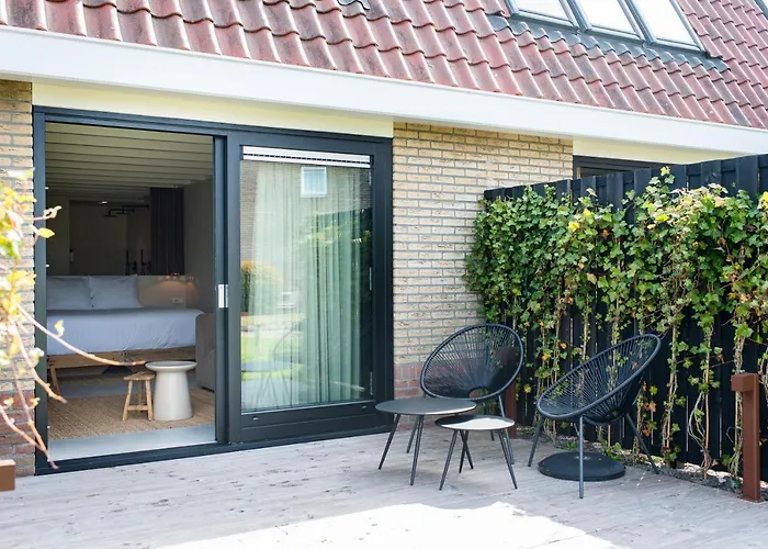 Van Heeckeren Apartments&Suites Nes