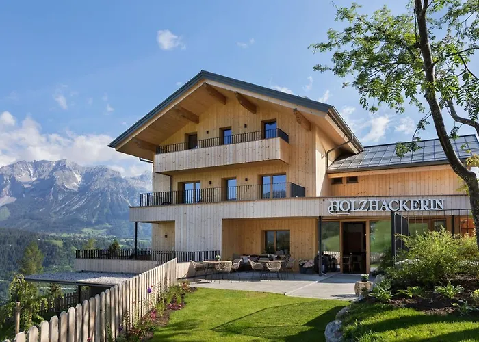 Aparthotel Holzhackerin - the charming Haus am Berg Schladming