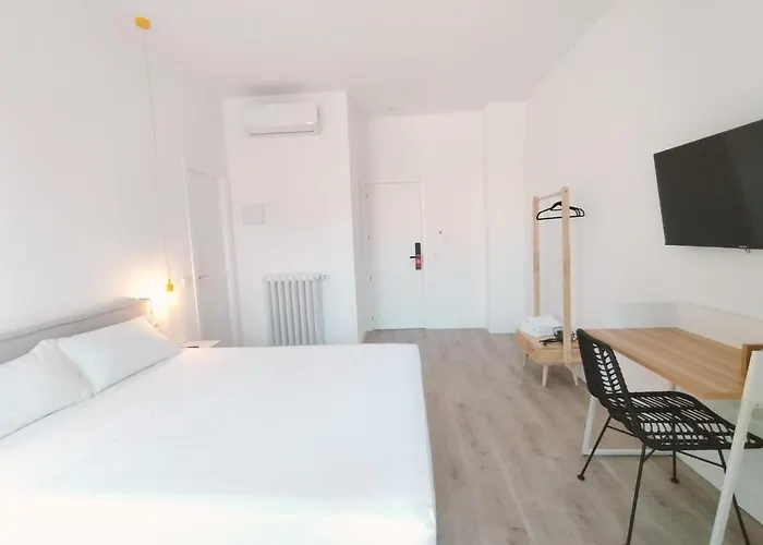 Hostal Manuela By Gaiarooms