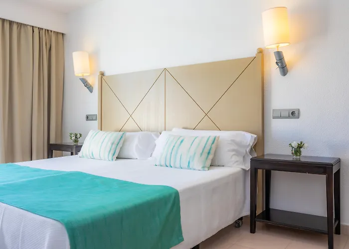 Hotel Blau Punta Reina Cala Mandia 