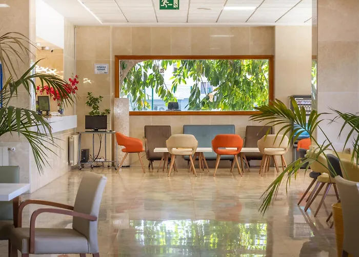 Apartamentos La Era Park