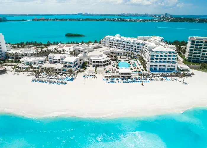 Wyndham Alltra Cancun All Inclusive Resort - 4 star Hotel
