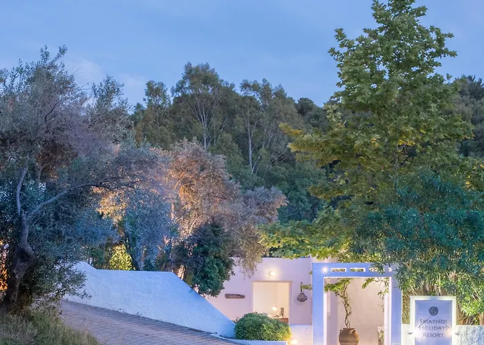 Skiathos Holidays Suites & Villas Vromolimnos
