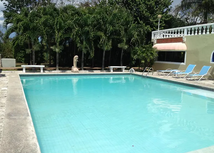 Villablanca Garden Beach Hotel