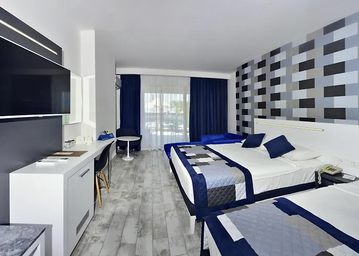 White City Beach Adult Only Konaklı