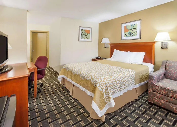 Days Inn By Wyndham Kent - Akron