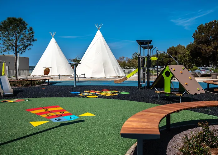 Arena Grand Kazela Camping Homes Medolino