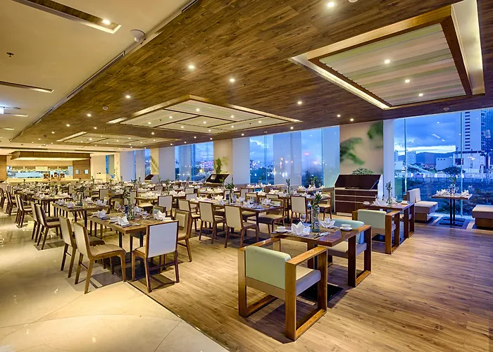 La Carte Da Nang Beach