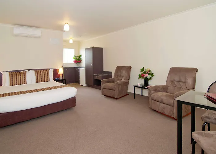 Bks Pioneer Motel