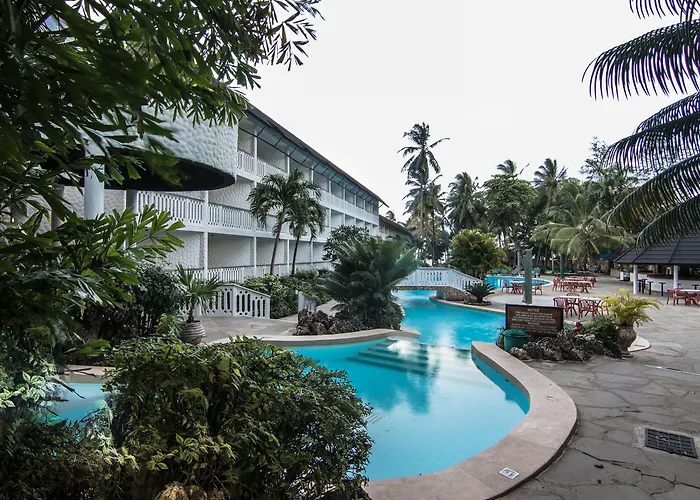 Travellers Beach Hotel