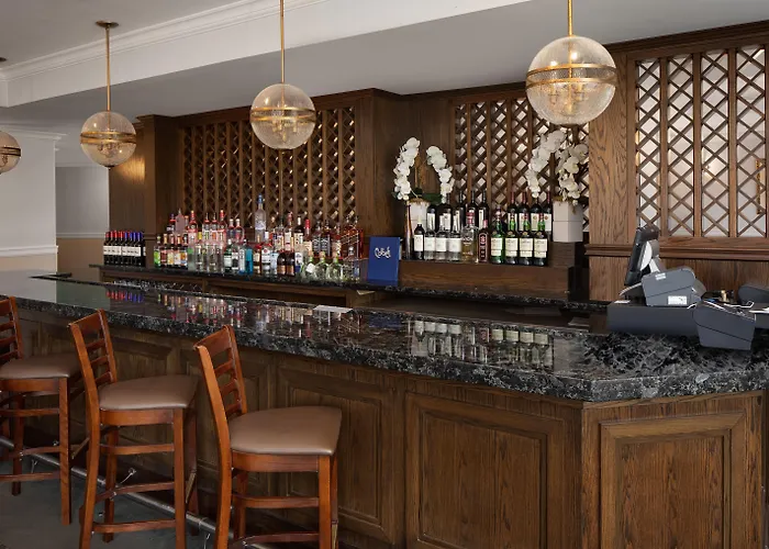 The Andrew Hotel Great Neck