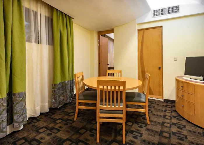 Hotel Mandarin Carton