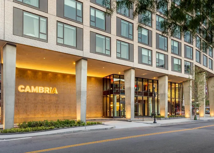Cambria Hotel Boston Downtown - Seaport
