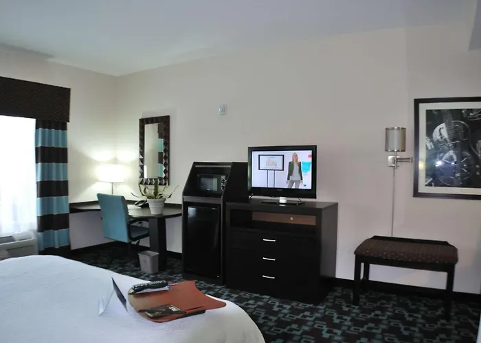 Hampton Inn & Suites Nashville At Opryland