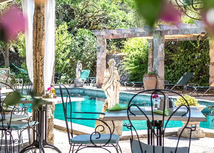 Rural Biniarroca - Adults Only