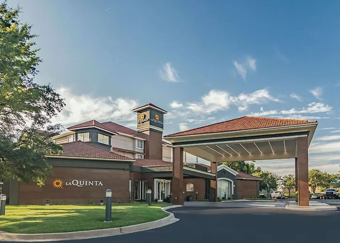 La Quinta By Wyndham Alexandria Airport