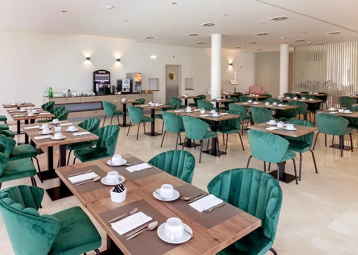Oporto Airport & Business Hotel Maía