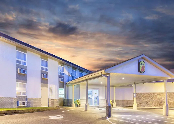 Super 8 By Wyndham Kenora