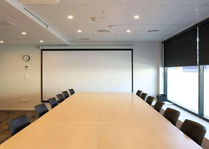 Ramada By Wyndham Wellington Taranaki Street Hotel