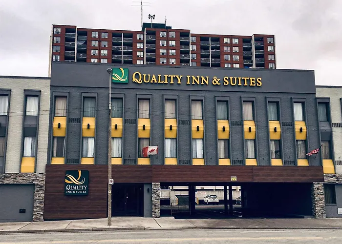 Quality Inn & Suites Windsor - Downtown